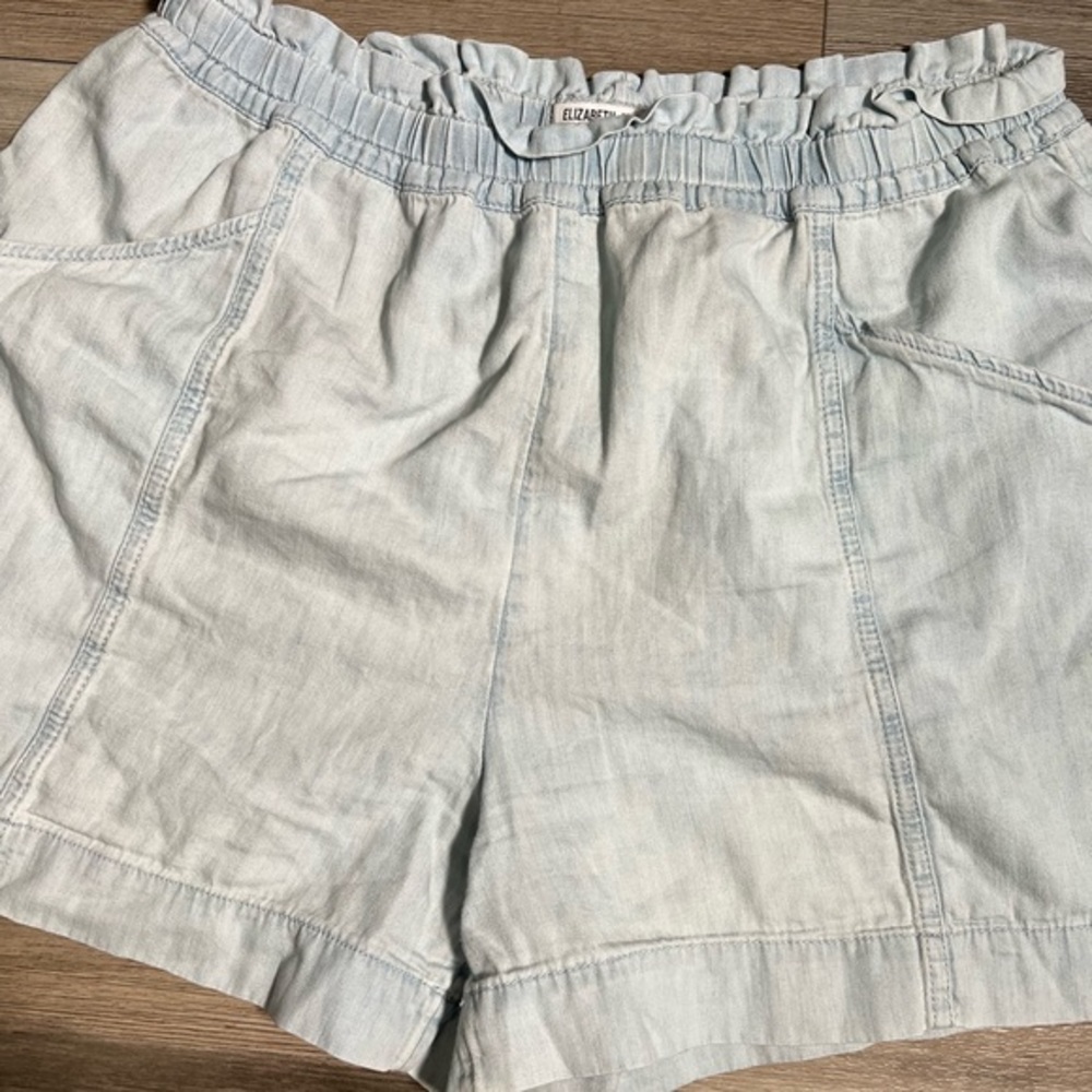 Elizabeth and‎ James Women Shorts- Large - Picture 4 of 8